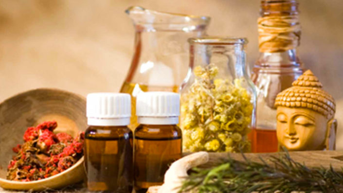Risveglio_naturale_agriturismo_di_emanuele_francesca_varese_ligure_stanza_massaggi_ayurveda